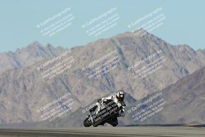 media/Dec-01-2025-Moto Forza (Mon) [[2daa91e15f]]/2-Intermediate Group/Session 4 Turn 9/